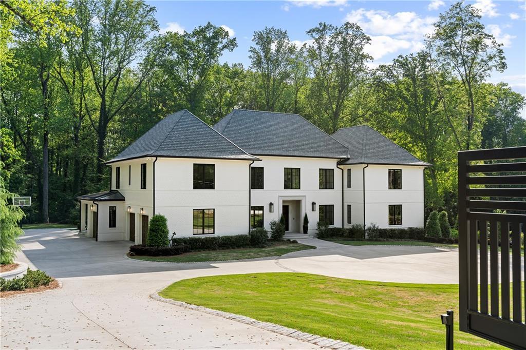 5260 Long Island Dr., Atlanta, GA 30327