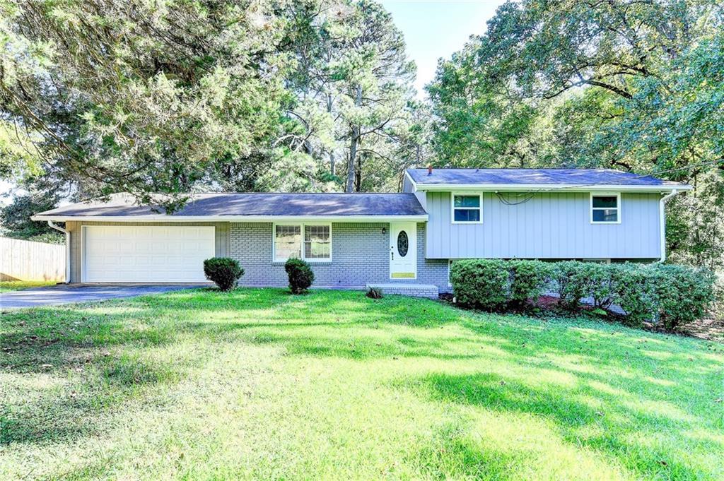 2414 Robin Hood Pl., Marietta, GA 30068