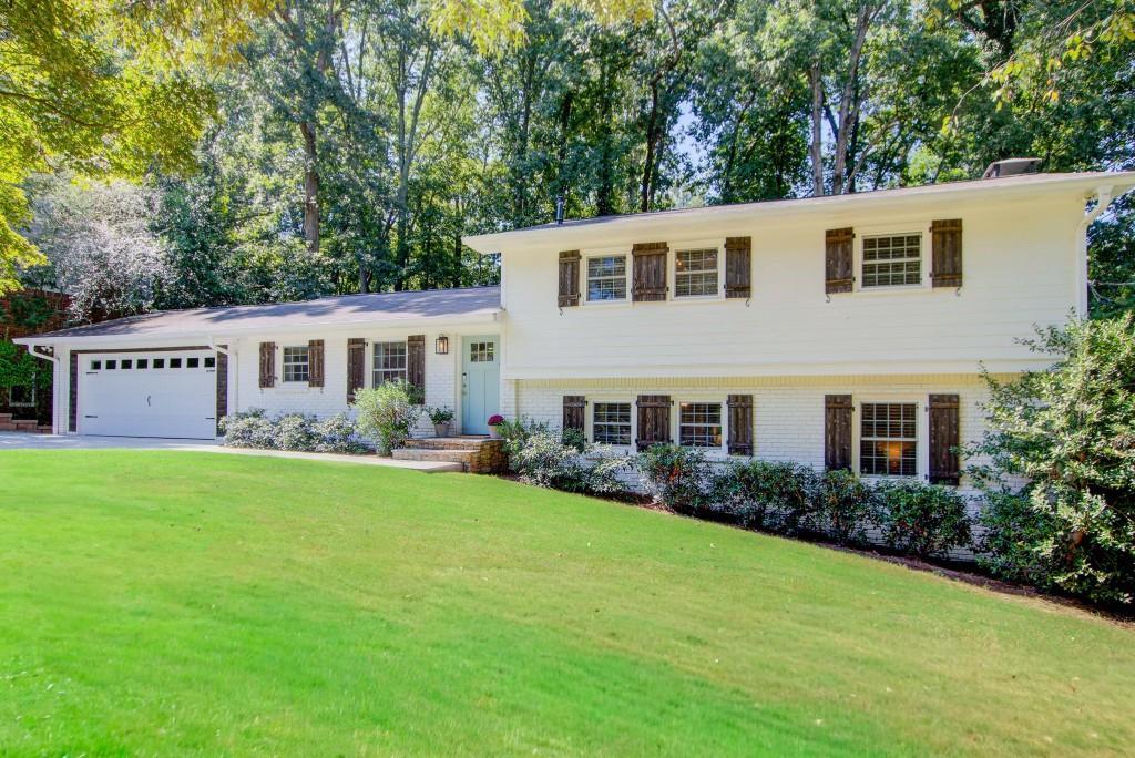 1595 Chateau Dr., Dunwoody, GA 30338