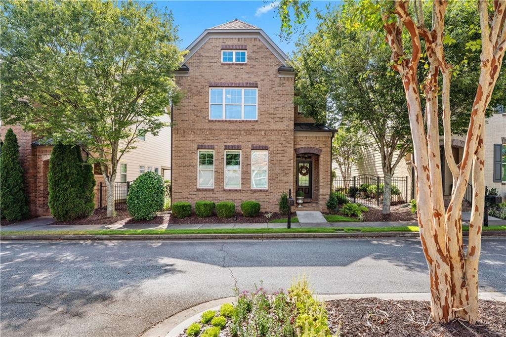 7845 Crownpoint Dr., Alpharetta, GA 30005