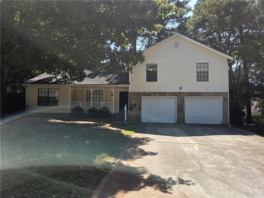 943 Lake Drive Ct., Stone Mountain, GA 30088