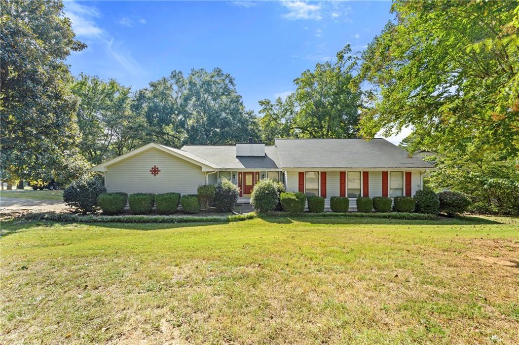 793 Chesterfield Dr., Lawrenceville, GA 30044