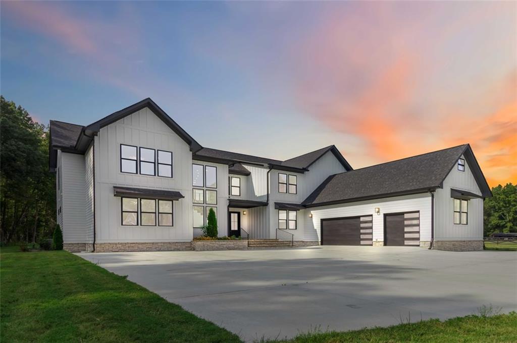 1604 Greendale Rd., Covington, GA 30014