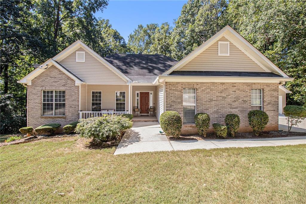 1929 Amherst Ct., Conyers, GA 30013