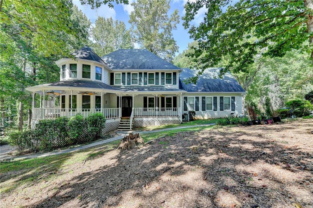 402 W Leslie Ct., Woodstock, GA 30188