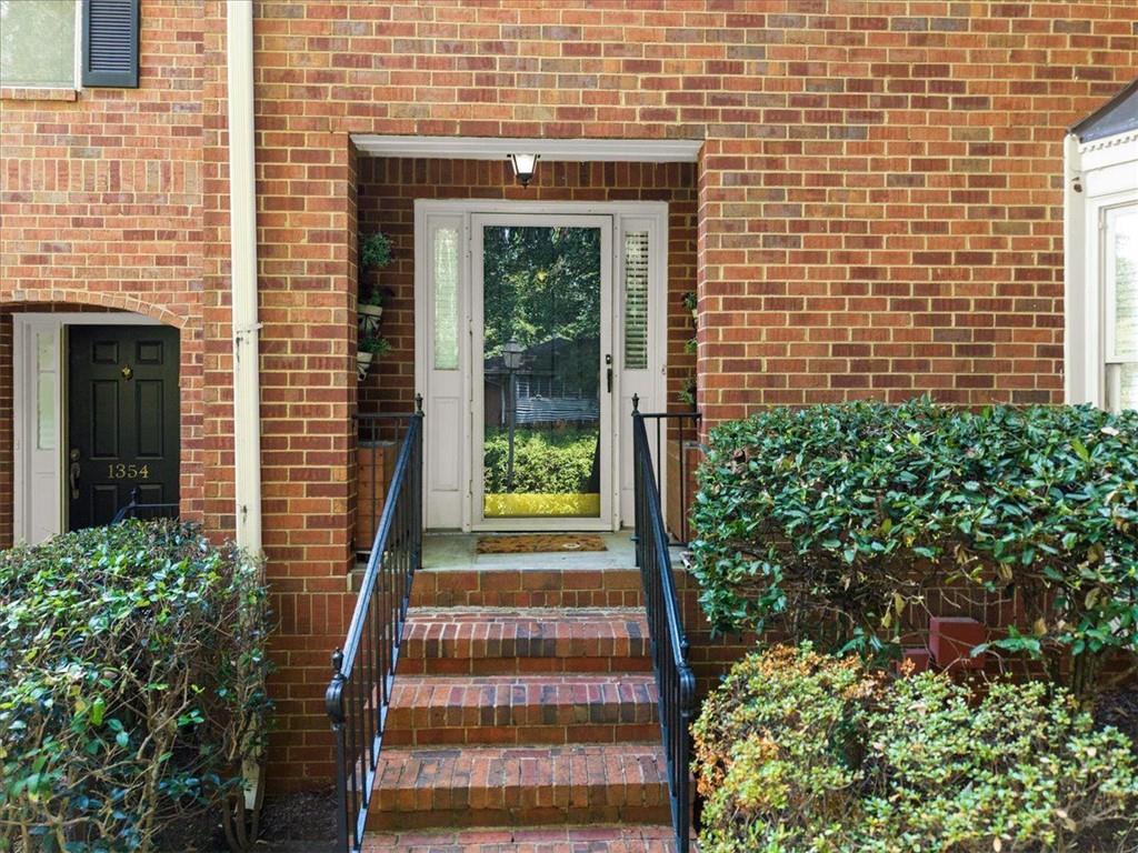 1352 Sheffield Glen Way, Atlanta, GA 30329