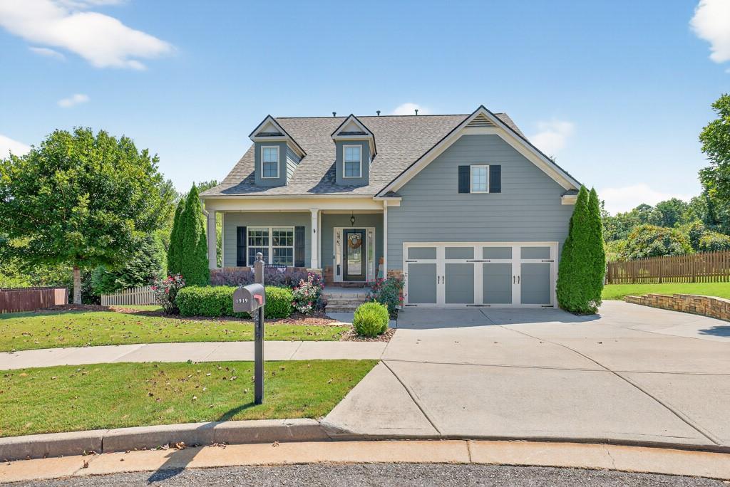 1919 Henderson Falls Way, Braselton, GA 30517