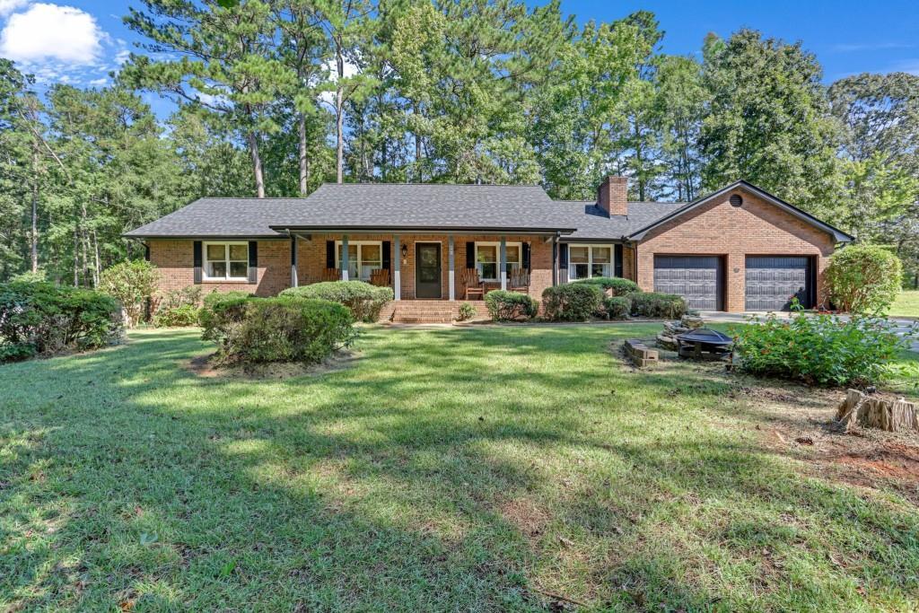 862 New Hope Dr., Hampton, GA 30228