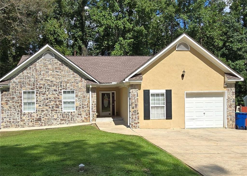 8505 Garvey Dr., Fairburn, GA 30213