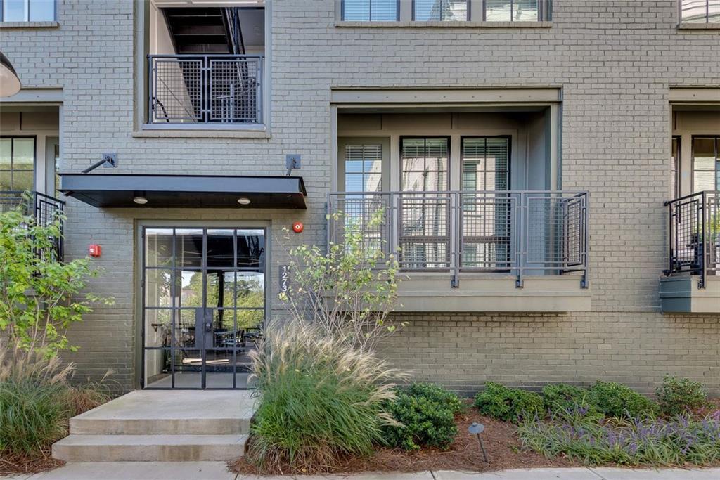 1273 Longreen Ter., Atlanta, GA 30318