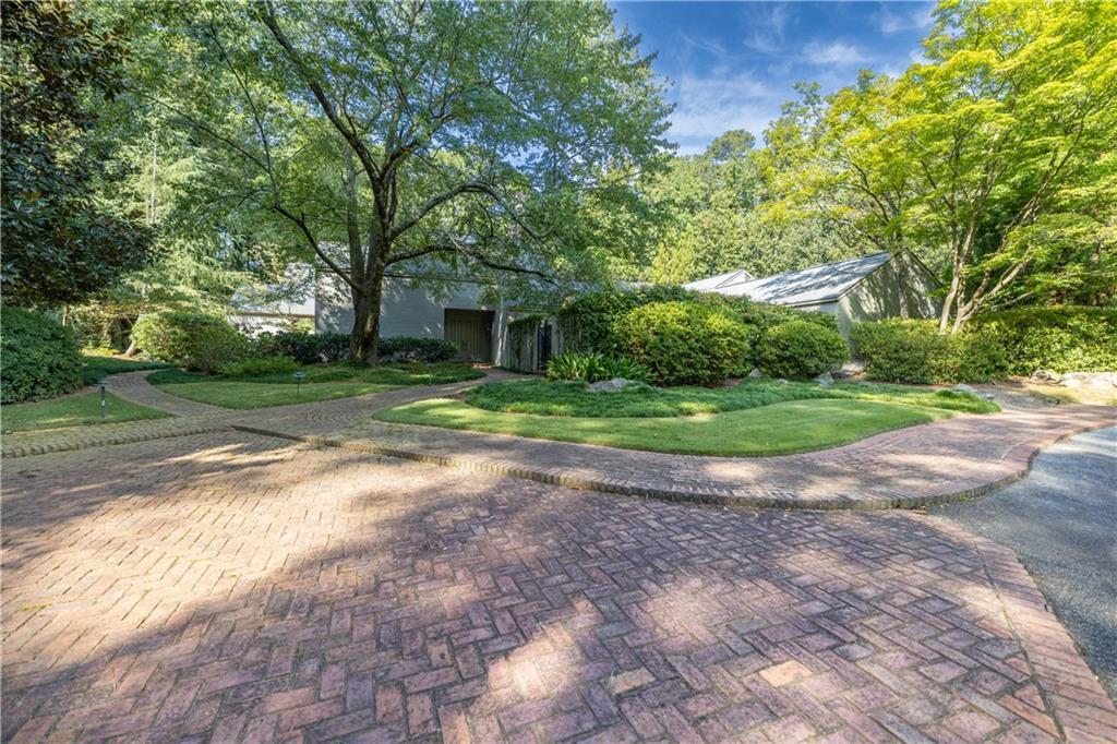 6150 Riverwood Dr., Atlanta, GA 30328