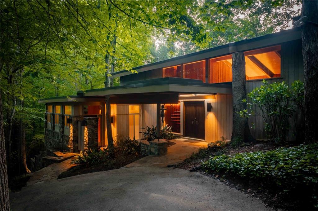 393 The Falls Ct., Atlanta, GA 30307