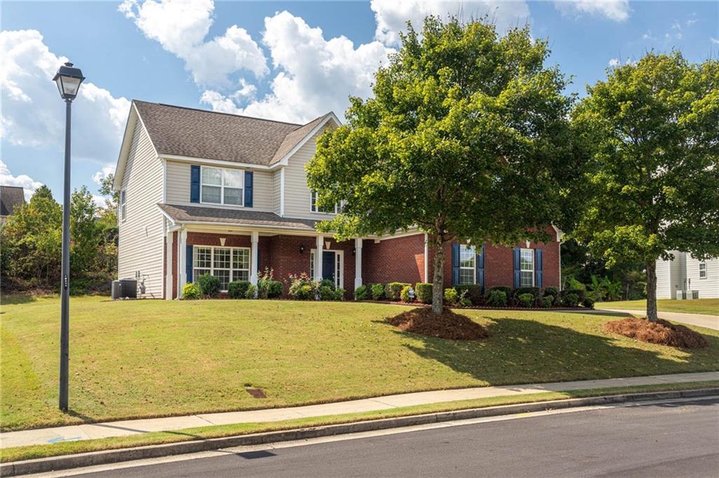 1098 Fountain Lakes Ct., Lawrenceville, GA 30043