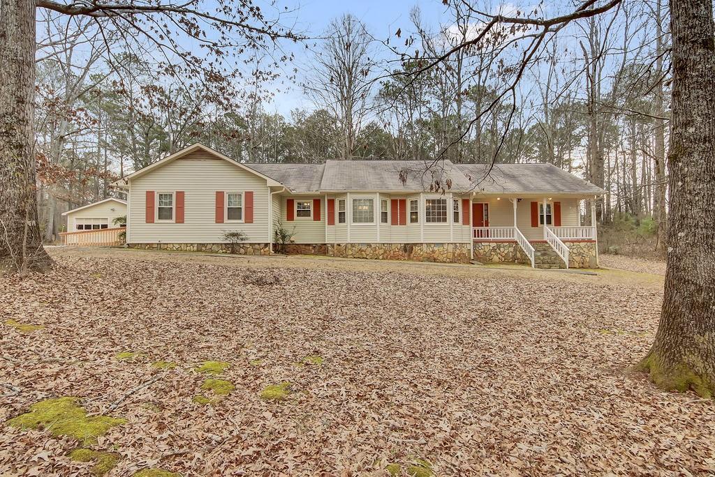 125 Bridget Dr., Hampton, GA 30228