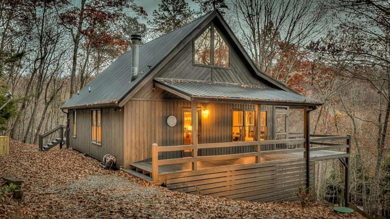36 Stardust Ln., Morganton, GA 30560