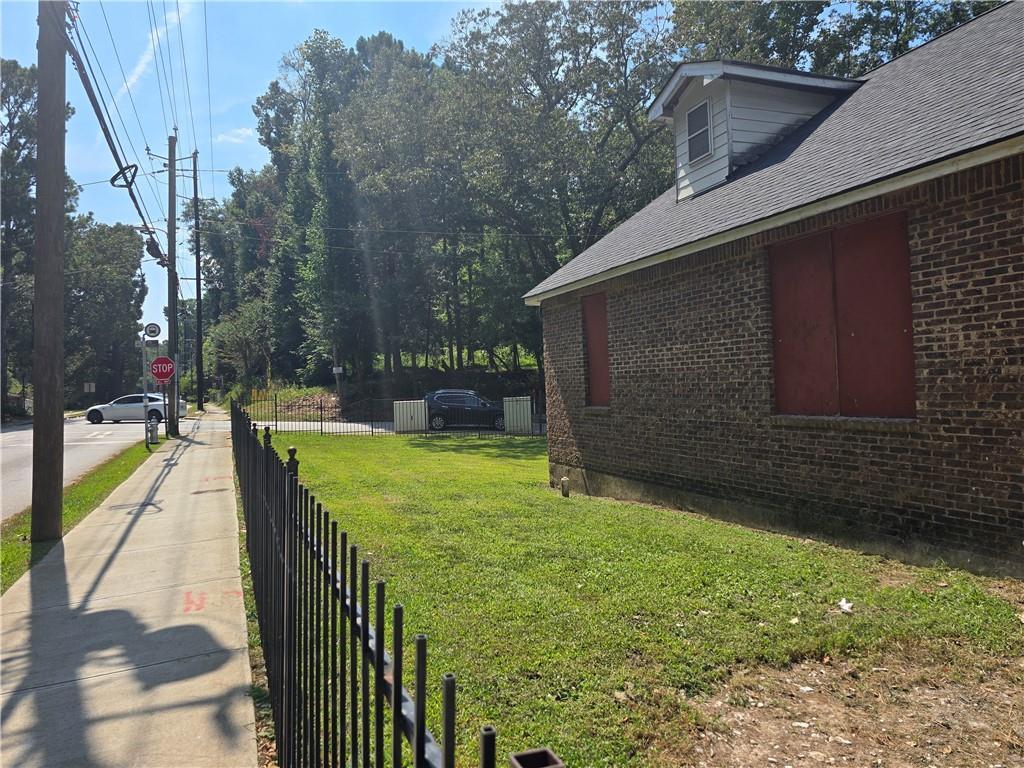 556 Bolton Rd., Atlanta, GA 30331