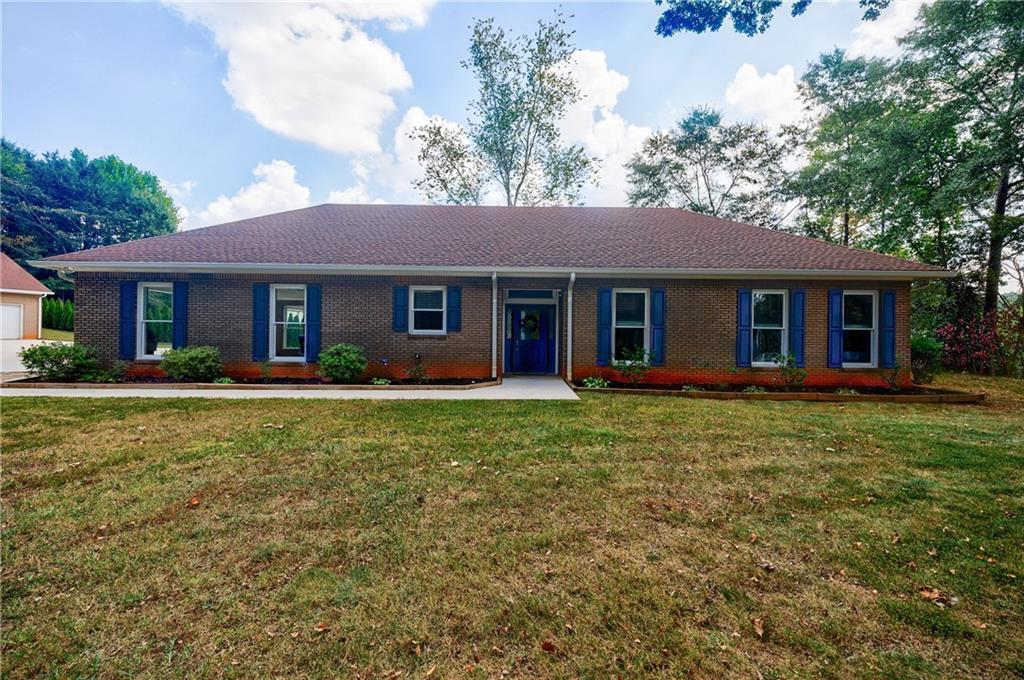 390 Alpine Dr., Roswell, GA 30075