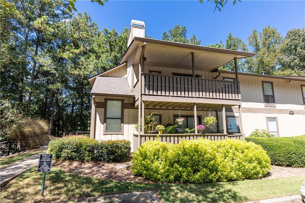 401 Woodcliff Dr., Atlanta, GA 30350