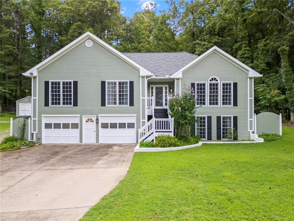 617 Driftwood Dr., Woodstock, GA 30189