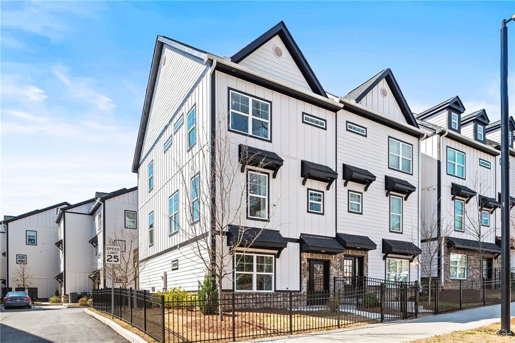 1973 Hollywood Rd. #15, Atlanta, GA 30318