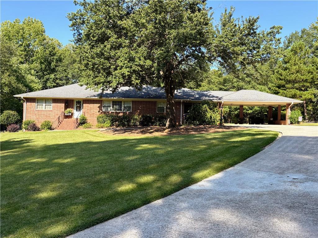 6441 Rose Cir., Douglasville, GA 30134