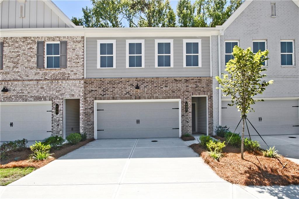 697 Sunstone Ln., Lawrenceville, GA 30043