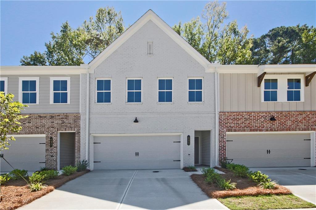 695 Sunstone Ln., Lawrenceville, GA 30043