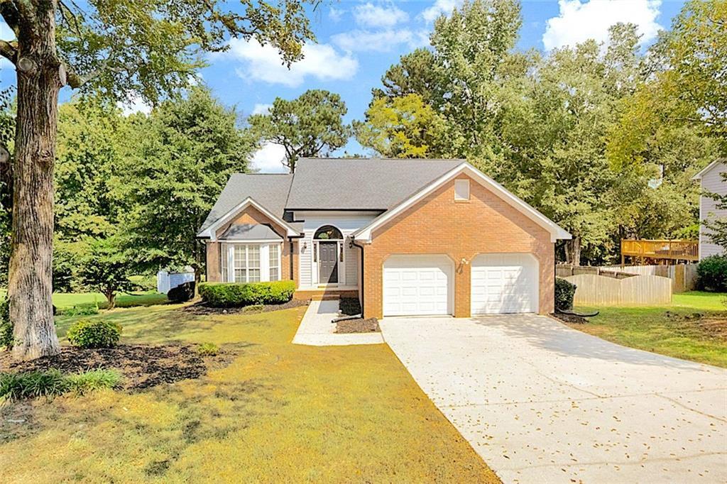 1814 Emerson Lake Cir., Snellville, GA 30078