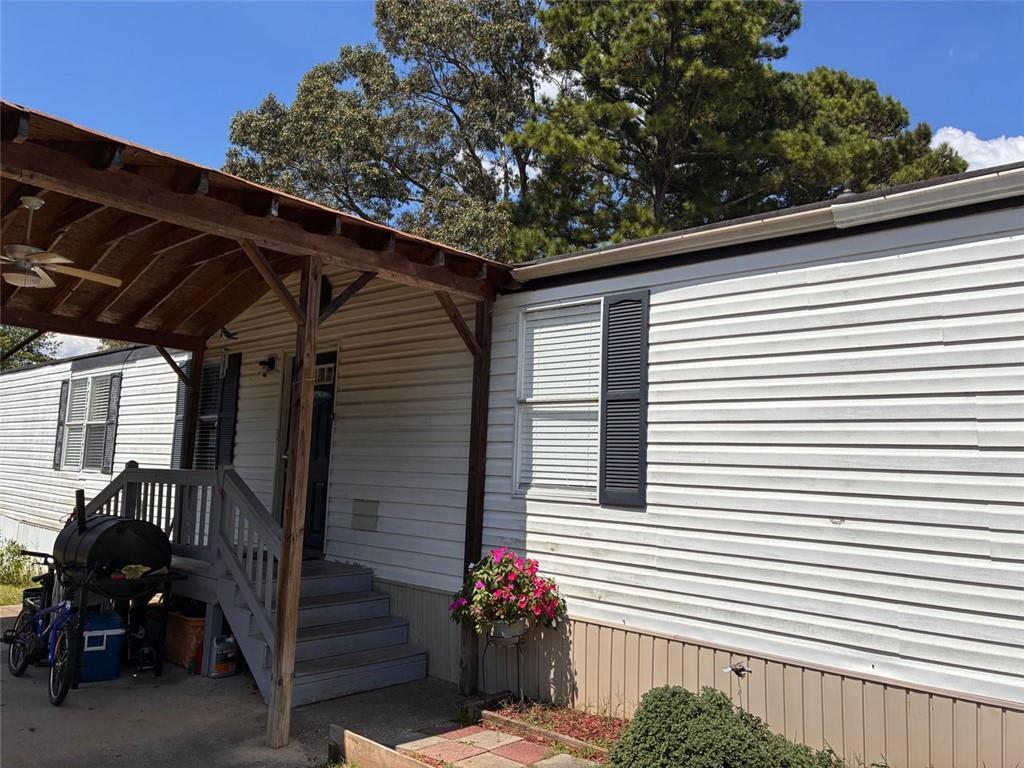411 Ryland Ave., Loganville, GA 30052