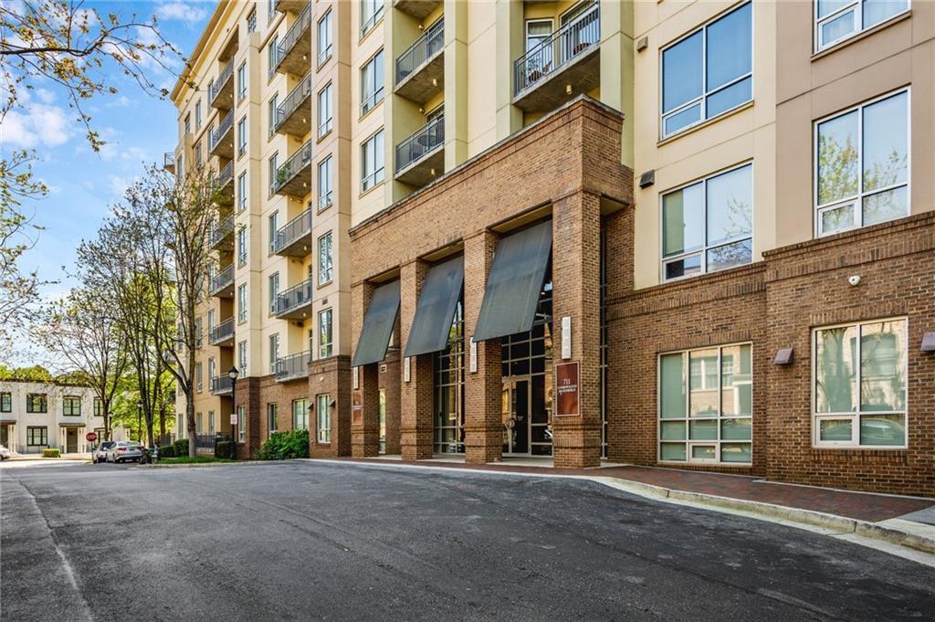 711 Cosmopolitan Dr. #213, Atlanta, GA 30324