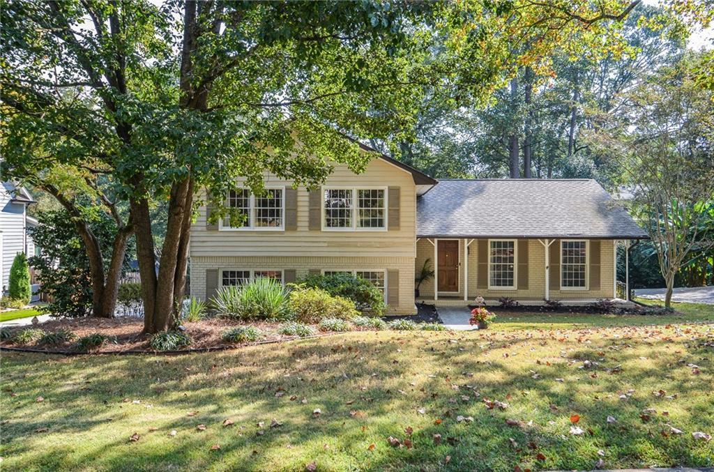 881 Huntington Way, Lilburn, GA 30047