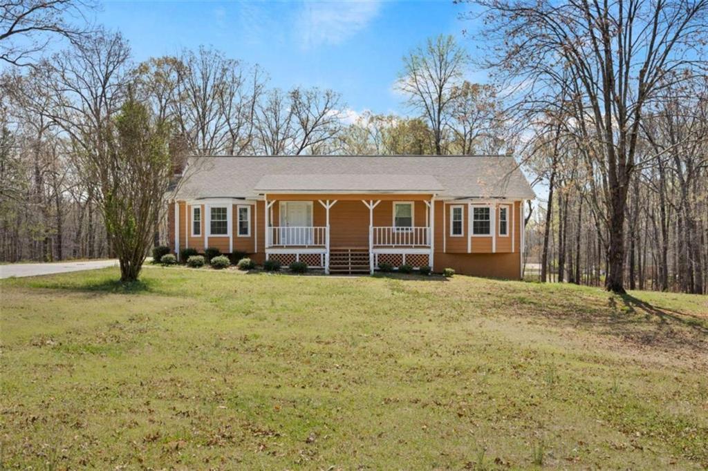216 Rivers Rd., Fayetteville, GA 30214