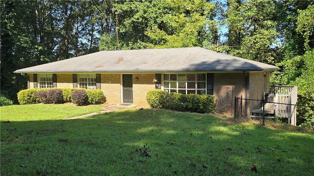 1228 Woodleigh Rd., Marietta, GA 30008