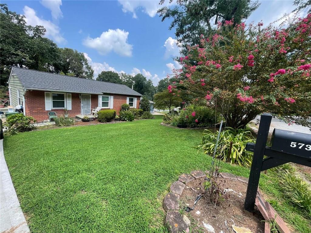 573 Alfred Rd., Atlanta, GA 30331