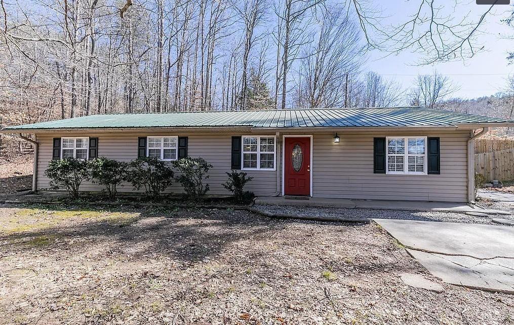 963 Happy Hollow Rd., Dahlonega, GA 30533