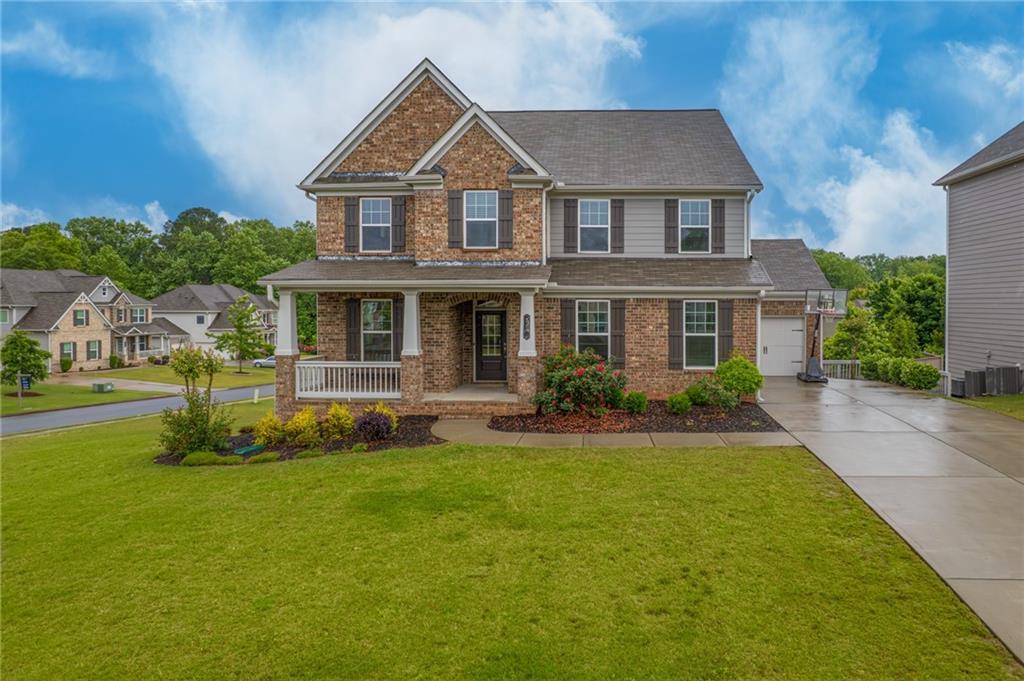 301 Cochin Dr., Woodstock, GA 30188