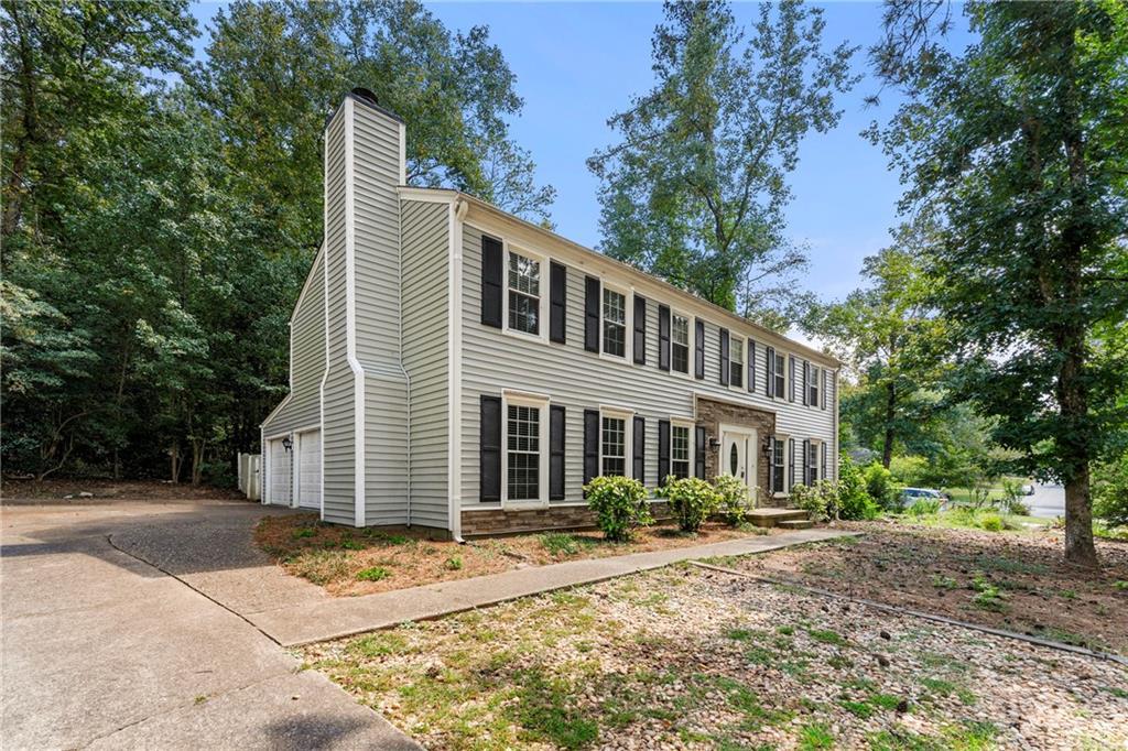 105 Laurel Mill Ct., Roswell, GA 30076