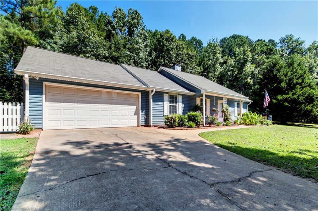 210 Steele Branch Ct., Hampton, GA 30228