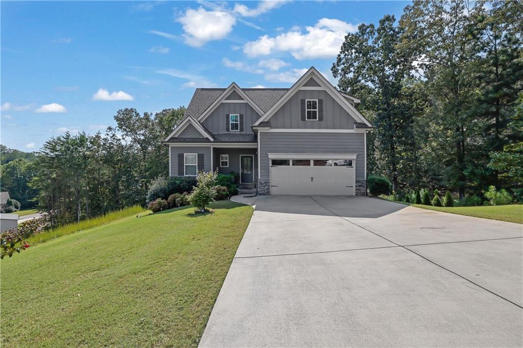 99 Glen Oaks Dr., Dawsonville, GA 30534