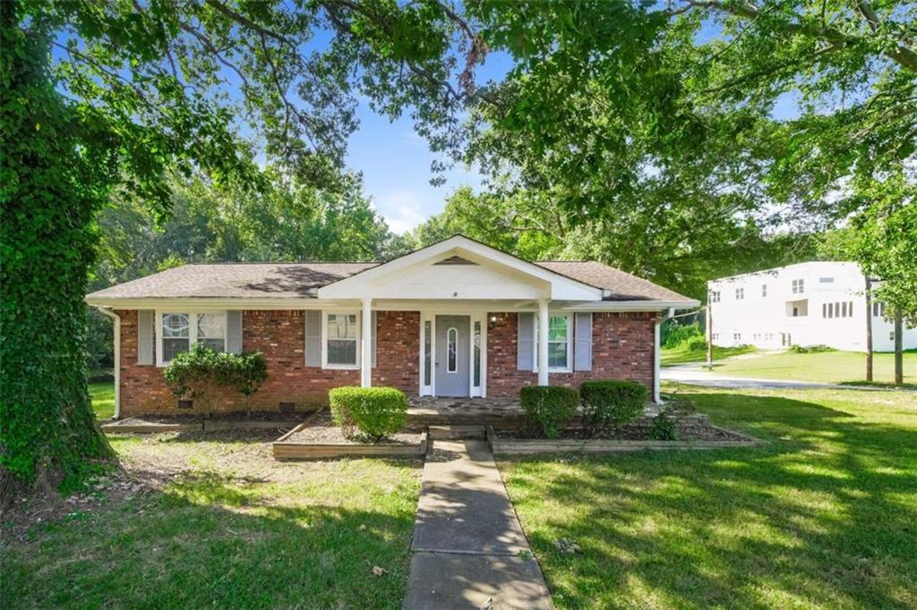 3384 Mount Olive Rd., East Point, GA 30344