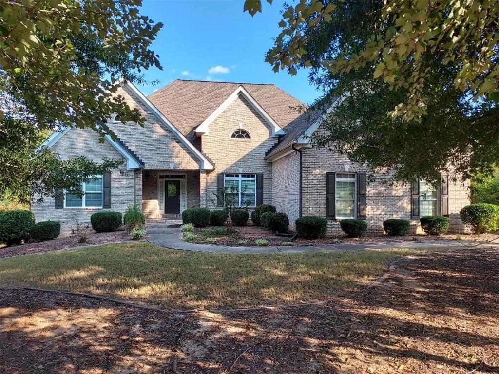521 Sandy Cove Dr., Loganville, GA 30052