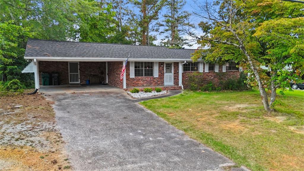 205 Burns Rd., Carrollton, GA 30117