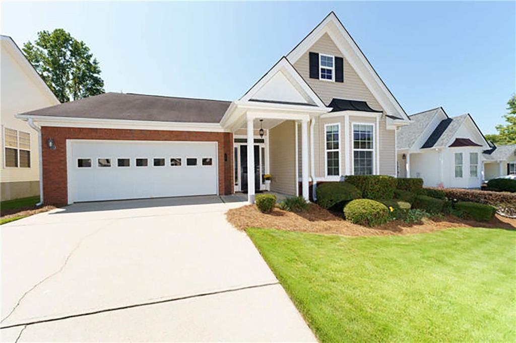16 Hampshire Ln., Newnan, GA 30265
