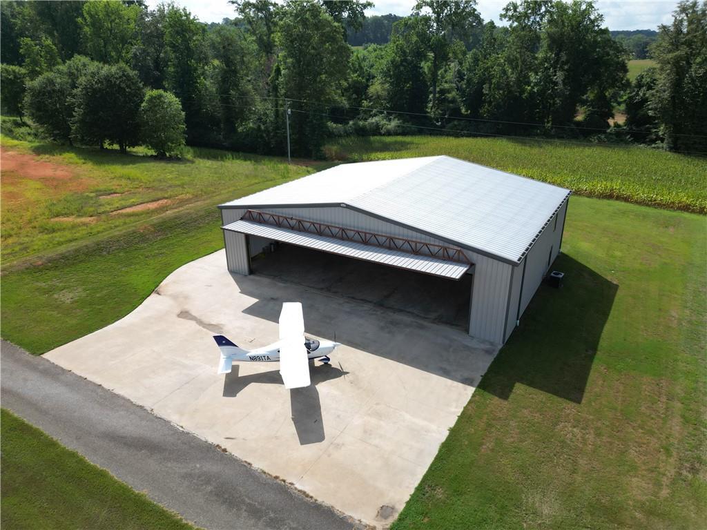 807 Sewell Rd., Lavonia, GA 30553