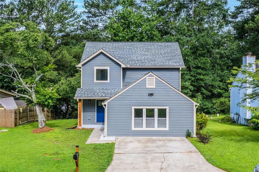 597 Woodcrest Manor Dr., Stone Mountain, GA 30083
