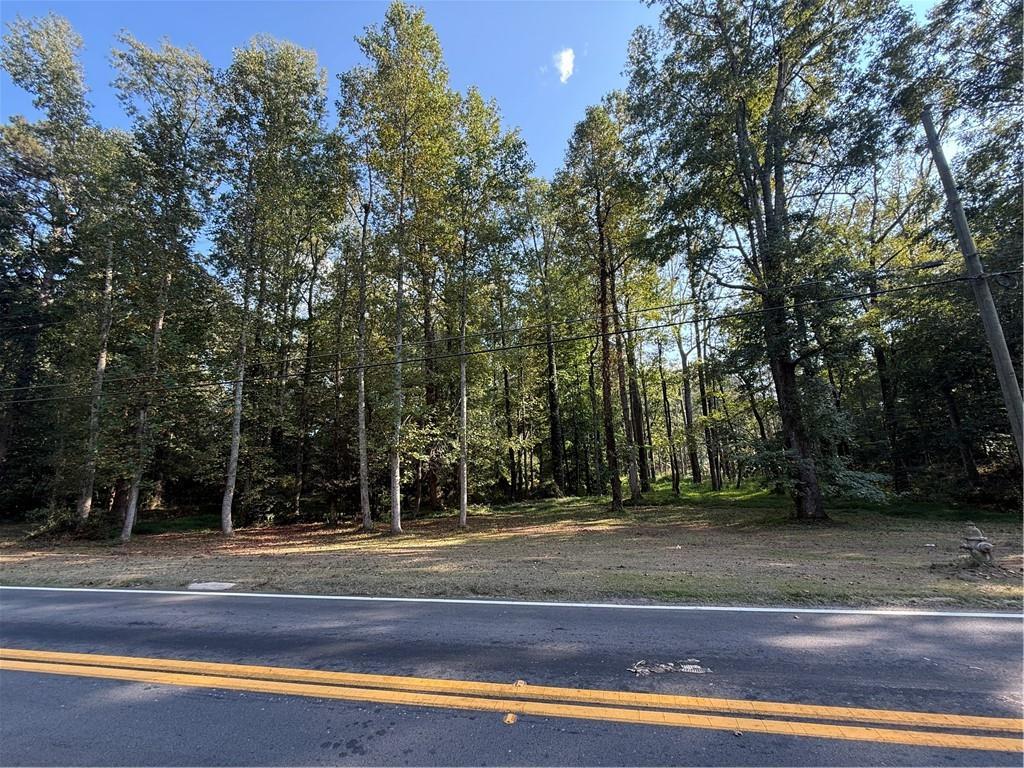 6175 Queens Rd., Douglasville, GA 30135