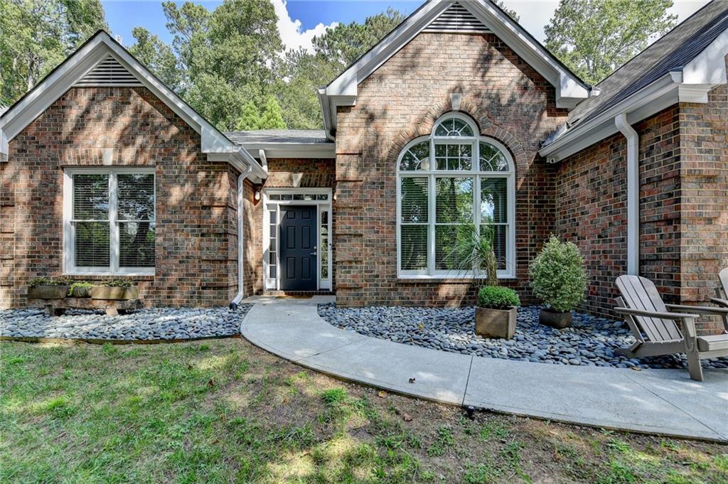 890 Melbourne Tr., Alpharetta, GA 30009