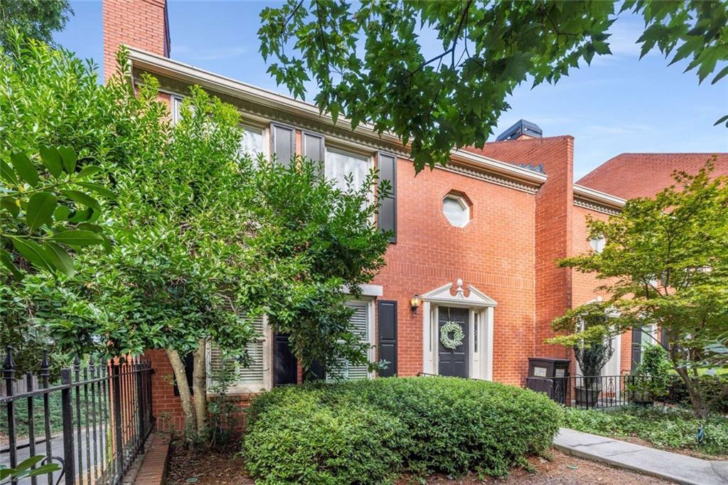 801 Defoors Mill Cir., Atlanta, GA 30318