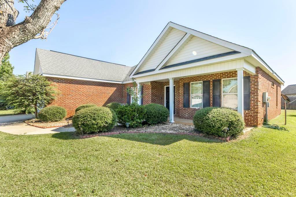 527 Manchester Ln., Byron, GA 31008