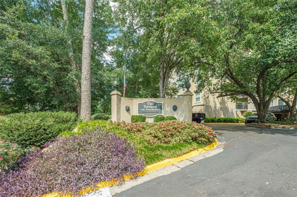 1 Biscayne Dr. #806, Atlanta, GA 30309